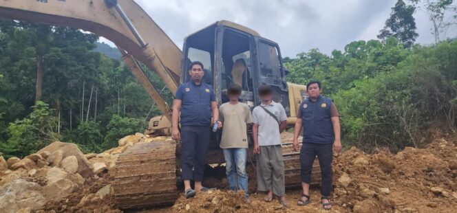 
 Polisi Amanaka Ekskavator di Lokasi Tambang Ilegal Jenis Batu Gajah di Gunung Kapur, Kecamatan Trumon Tengah, Kabupaten Aceh Selatan(Foto:Ist)
